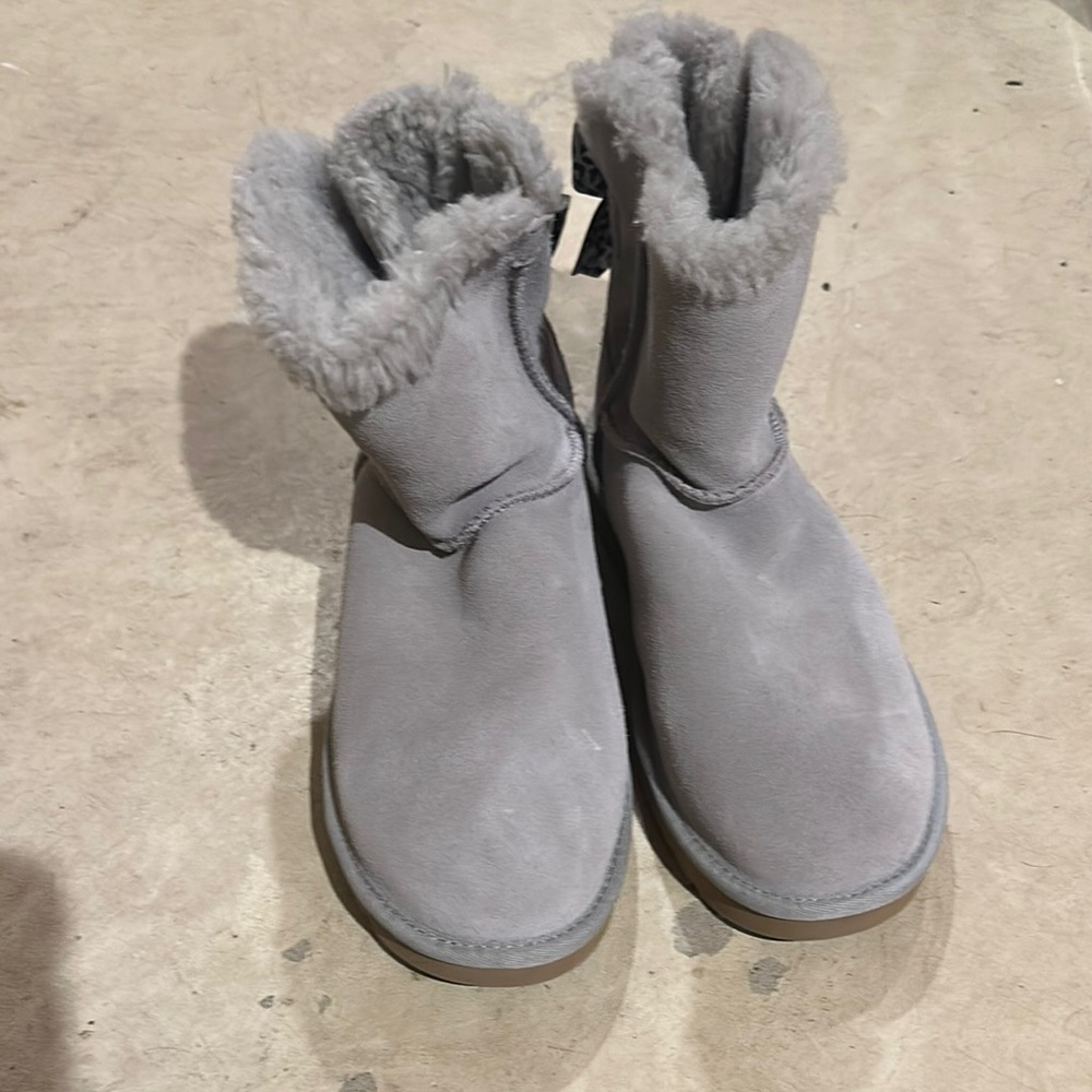 Authentic Uggs. Gray Suede Fur-Lined Boots